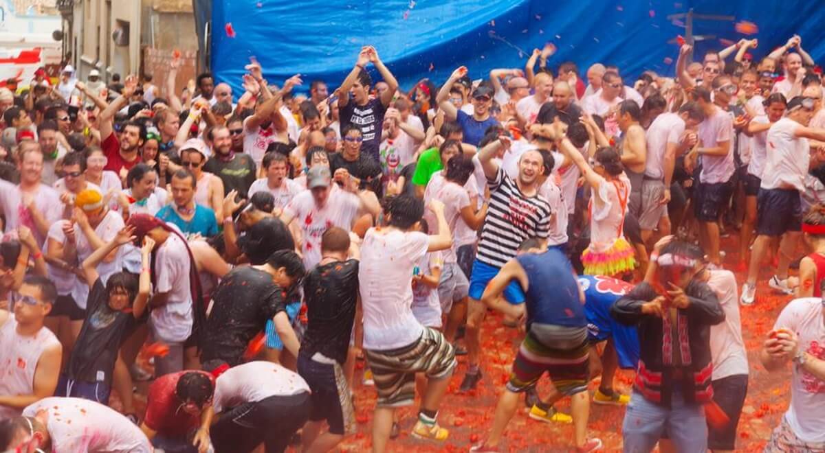 La Tomatina : 160.000 kg de tomates et 22.000 personnes attendus !